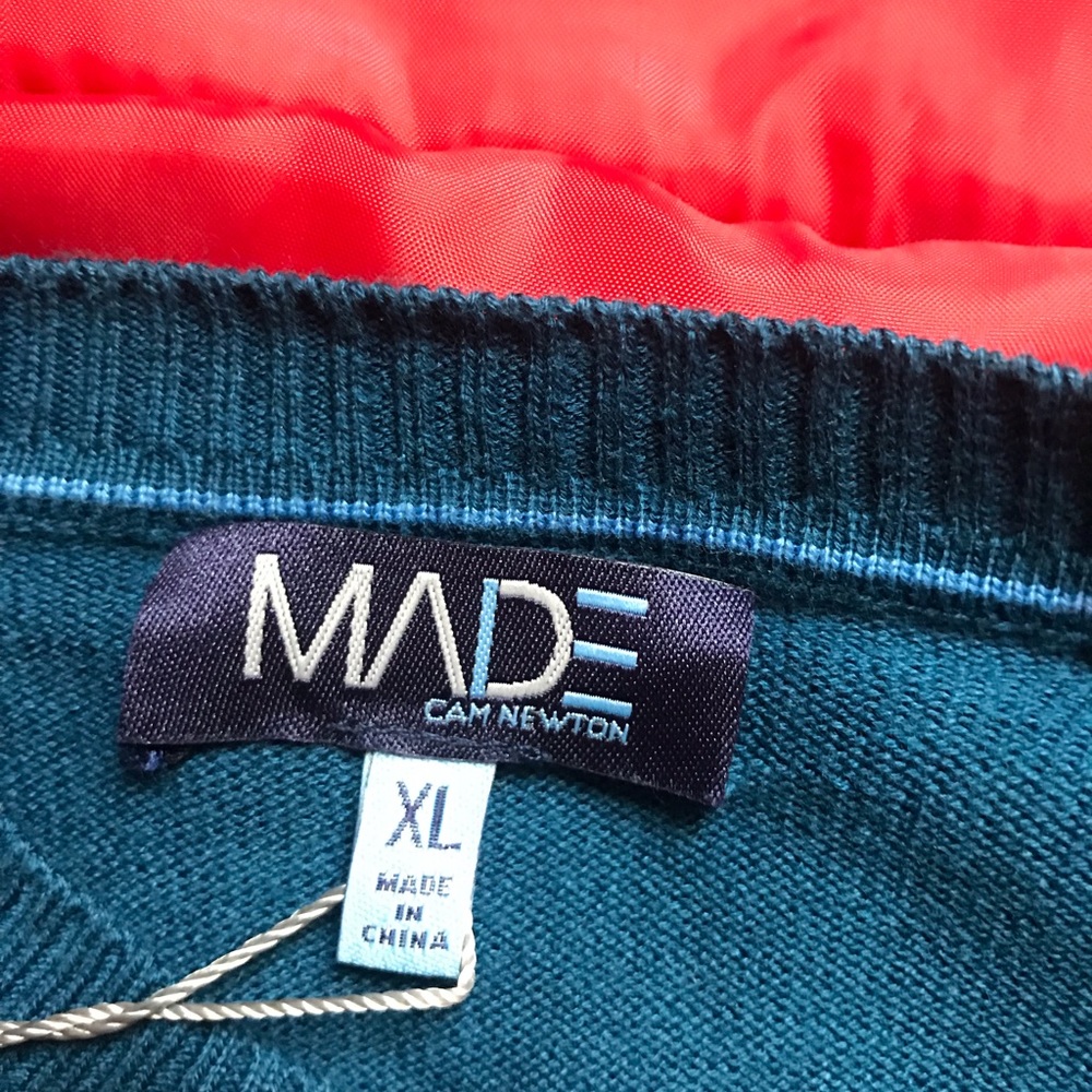 Sweater - Picture 4 of 6